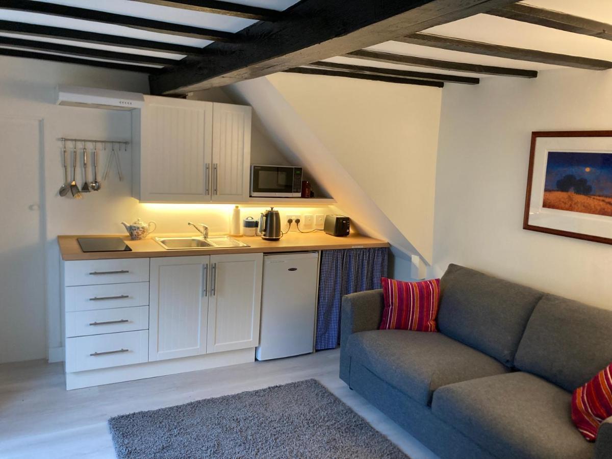 Bryntirion Farmhouse Apartment With Hot Tub Llanfair Caereinion Екстер'єр фото
